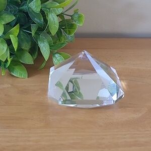 OLEG CASSINI Stunning Signed Crystal Glass Solitaire Diamond Paperweight